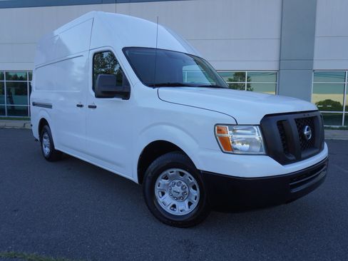 Used 2016 Nissan NV 2500 SV RWD image 1