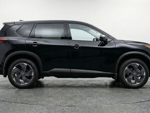 Used 2025 Nissan Rogue SV image 11