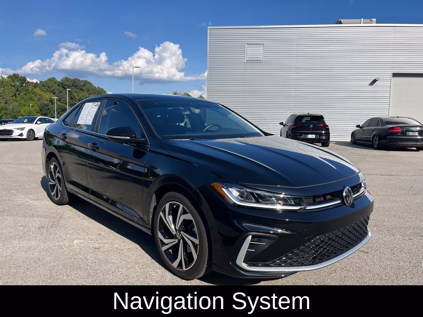 Used 2025 Volkswagen Jetta SEL FWD image 3