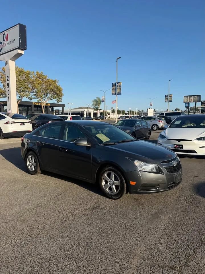 Used 2013 Chevrolet Cruze LT FWD image 3