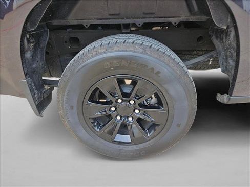 Used 2024 Chevrolet Silverado 1500 LT image 9