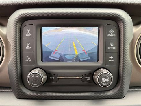 Used 2018 Jeep Wrangler Sport S image 11