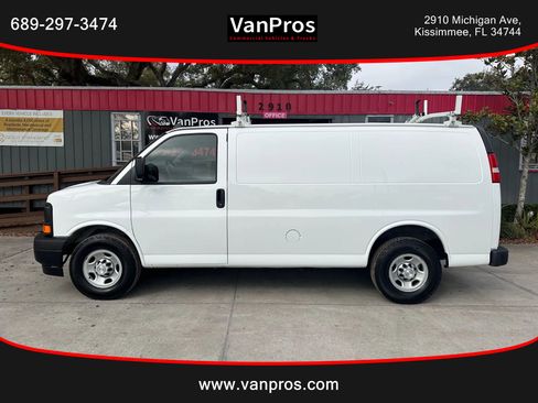 Used 2017 Chevrolet Express 2500 image 2