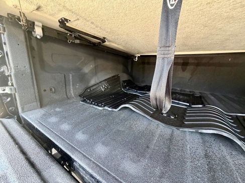 Used 2017 RAM 1500 Laramie AWD/4WD image 25