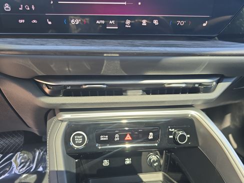 Certified 2025 Audi Q5 Premium w/ Premium Plus AWD/4WD image 18