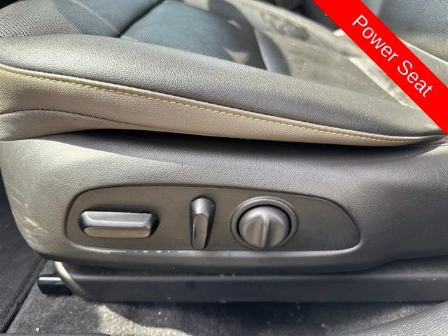Used 2025 Chevrolet Trax ACTIV FWD image 32