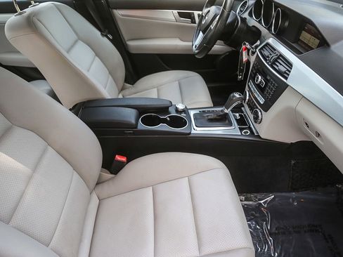 Used 2013 Mercedes-Benz C 250 Sedan image 15