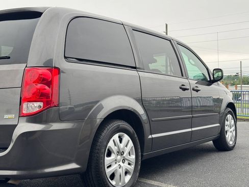 Used 2017 Dodge Grand Caravan SE FWD image 47
