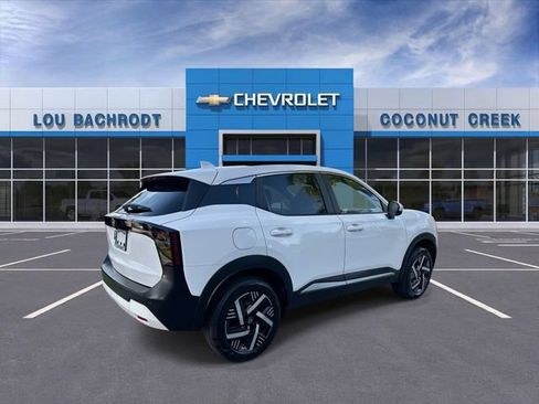 Used 2025 Nissan Kicks SV FWD image 8