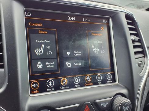 Used 2018 Jeep Grand Cherokee Altitude AWD/4WD image 3