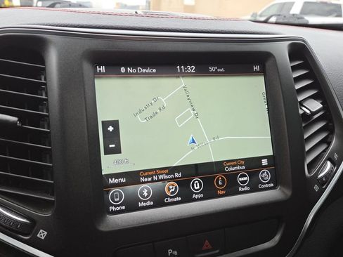 Used 2019 Jeep Cherokee Trailhawk w/ Comfort/Convenience Group image 4