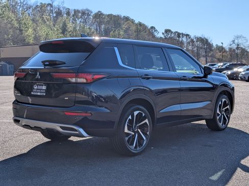 Used 2023 Mitsubishi Outlander SE image 9