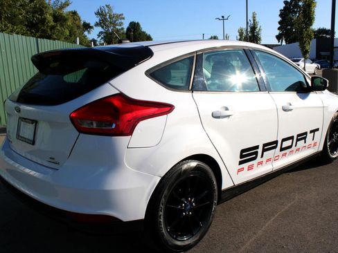 Used 2015 Ford Focus SE image 6