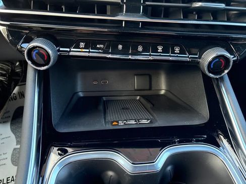 New 2026 Chevrolet Traverse RS AWD/4WD image 16