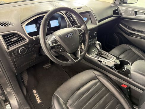 Used 2018 Ford Edge SEL w/ Equipment Group 201A image 4