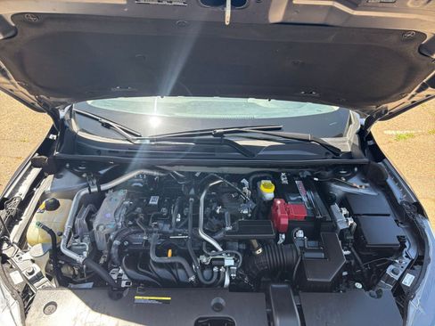 Used 2025 Nissan Sentra SV FWD image 30