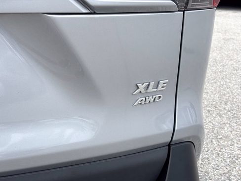 Certified 2021 Toyota RAV4 XLE w/ Convenience Package AWD/4WD image 17
