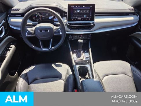 Used 2025 Jeep Compass Limited AWD/4WD image 9