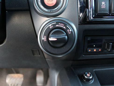 Used 2017 Nissan Titan Platinum Reserve image 19