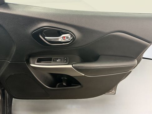 Used 2021 Jeep Cherokee Latitude Lux 80th Anniv w/ Quick Order Package 2YU 80th AWD/4WD image 35