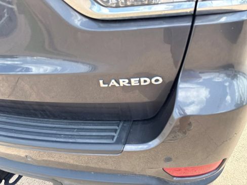 Used 2021 Jeep Grand Cherokee Laredo AWD/4WD image 9