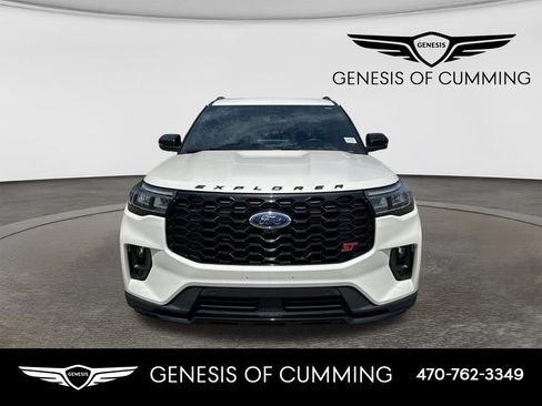 Used 2025 Ford Explorer ST AWD/4WD image 2