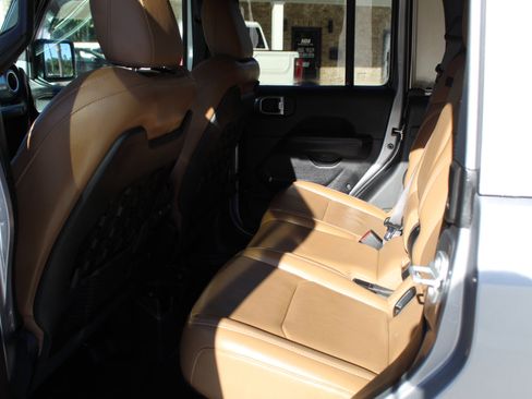 Used 2020 Jeep Gladiator Rubicon image 18