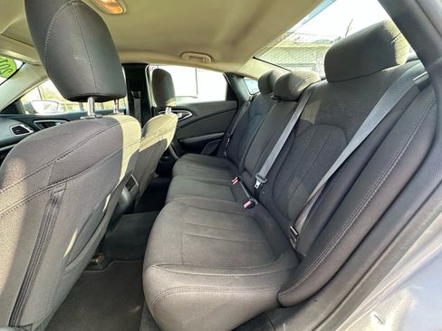 Used 2015 Chrysler 200 Limited w/ Convenience Group image 10