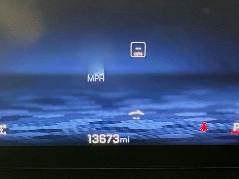 Used 2024 Chevrolet Traverse LT w/ Midnight/Sport Edition image 13