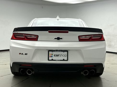 Used 2018 Chevrolet Camaro SS RWD image 4