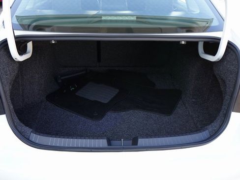 Used 2023 Volkswagen Jetta SE image 7