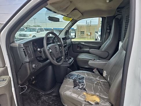 Used 2015 Chevrolet Express 2500 image 15