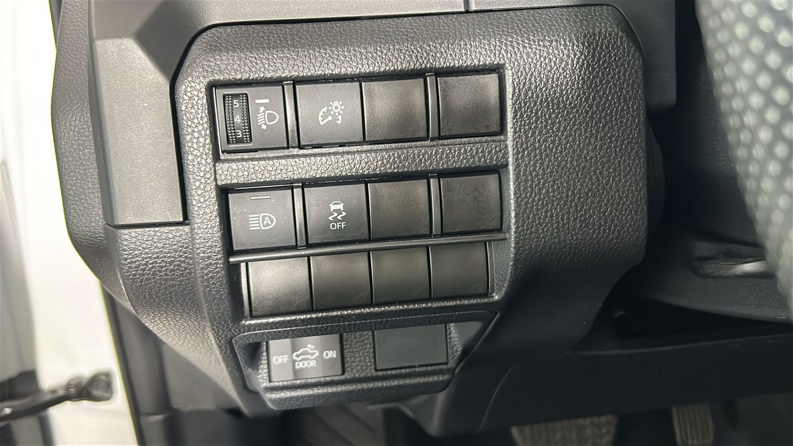 Used 2024 Toyota Tacoma SR AWD/4WD image 24