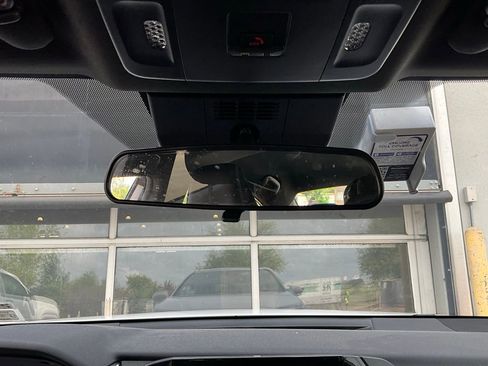 Used 2025 Toyota Camry SE image 18