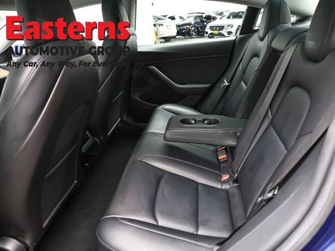 Used 2019 Tesla Model 3 Standard Range image 16