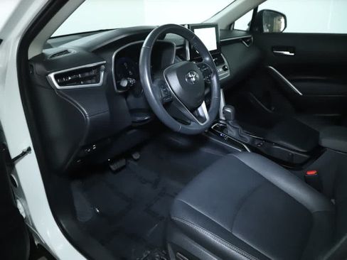 Certified 2023 Toyota Corolla Cross XLE w/ Convenience Package AWD/4WD image 17