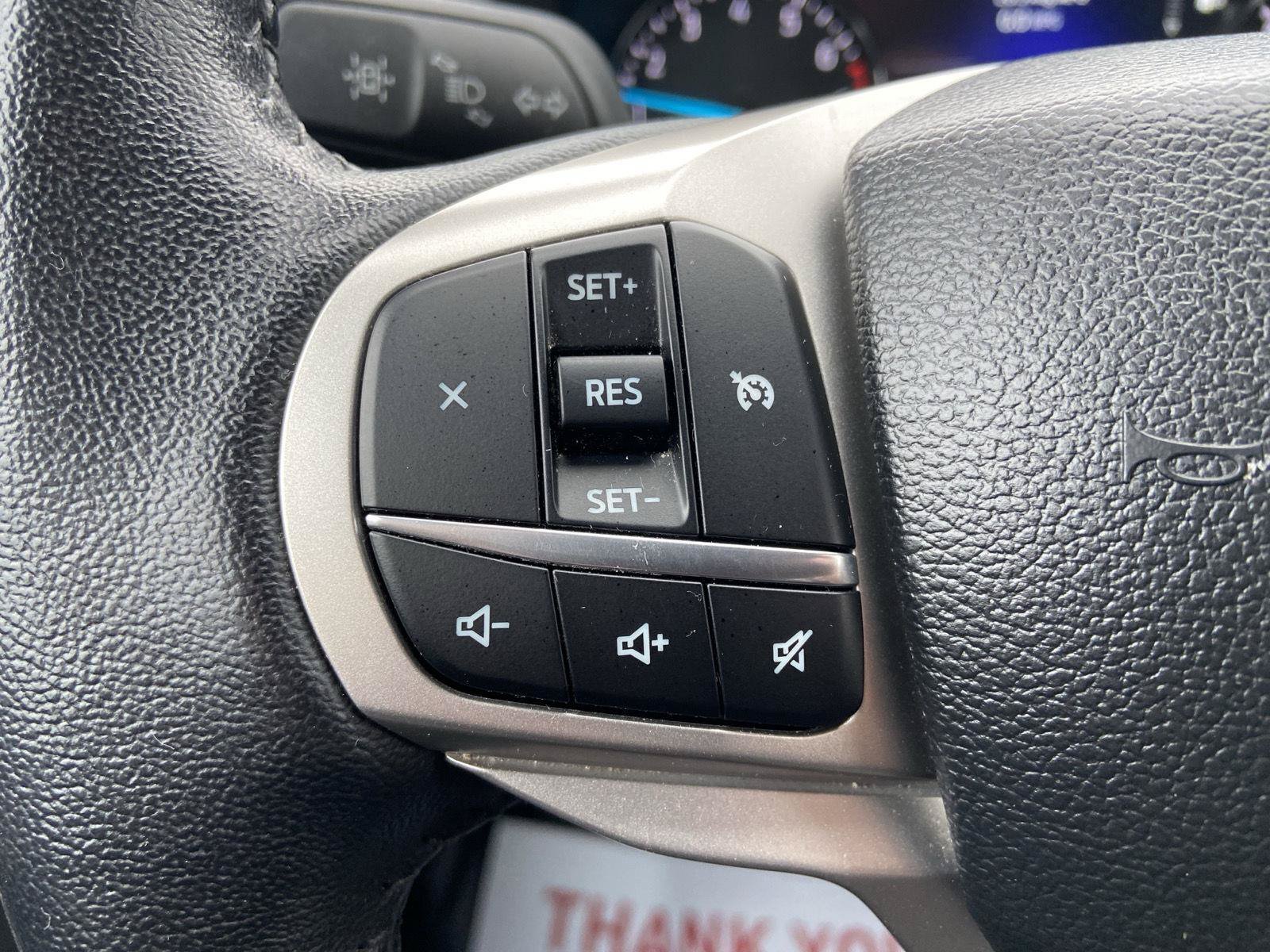 Used 2023 Ford Explorer XLT AWD/4WD image 27