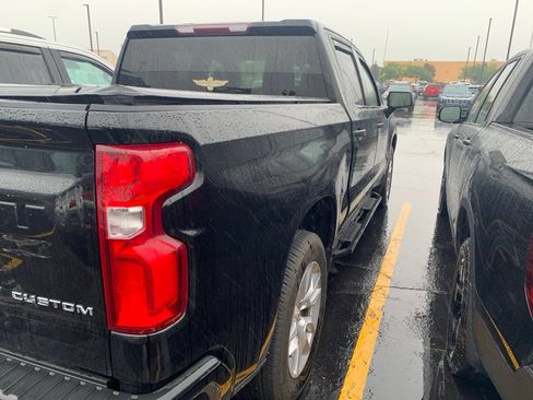 Used 2019 Chevrolet Silverado 1500 Custom w/ Custom Convenience Package RWD image 5