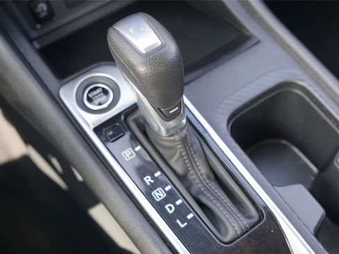 Used 2024 Nissan Sentra SV FWD image 14