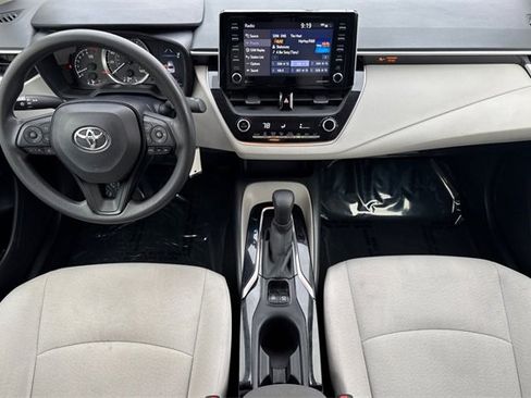 Used 2021 Toyota Corolla LE image 15