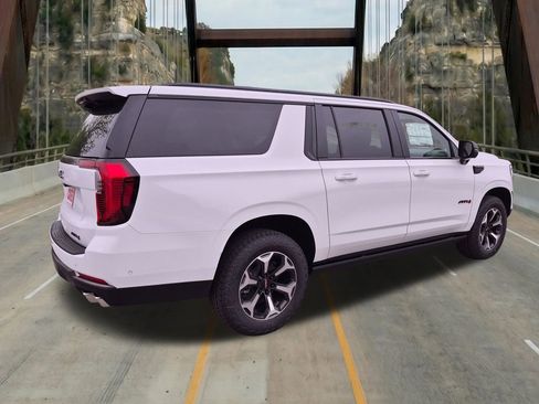 New 2026 GMC Yukon XL AT4 Ultimate AWD/4WD image 10