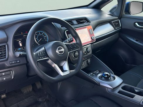 Used 2025 Nissan Leaf S FWD image 10