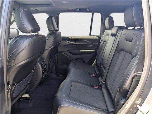 New 2025 Jeep Grand Cherokee Altitude image 14