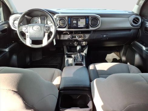 Used 2017 Toyota Tacoma SR5 image 13