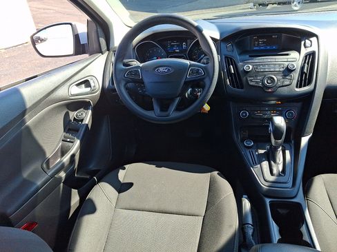 Used 2016 Ford Focus SE FWD image 10