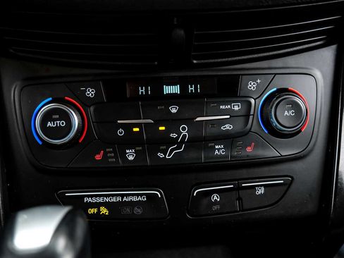 Used 2017 Ford Escape Titanium image 24