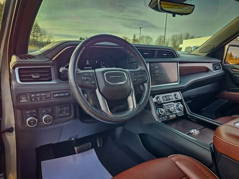 Certified 2023 GMC Yukon Denali Ultimate image 14