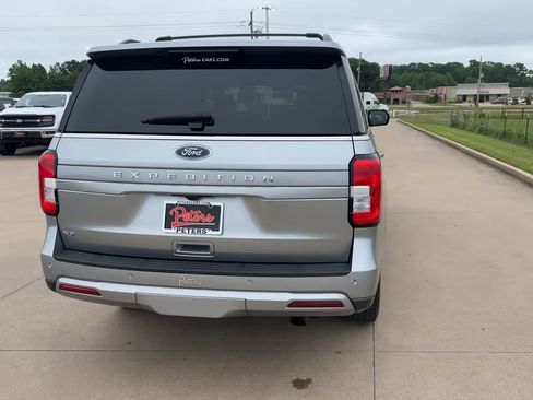 Used 2024 Ford Expedition XLT RWD image 8
