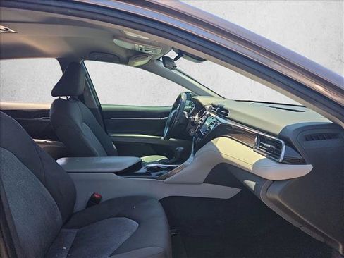 Used 2020 Toyota Camry LE w/ Carpet Mat Package FWD image 16