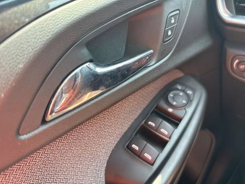 Used 2021 Chevrolet TrailBlazer LT w/ Premium Seating Package AWD/4WD image 33